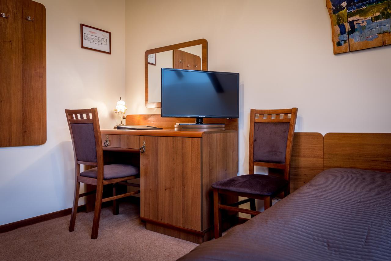 Hotel - Karczma Klimtowka Wolbrom المظهر الخارجي الصورة